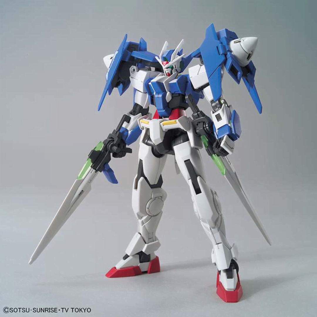 Box model kit Bandai HG 1/144 Gundam 00 Diver Riku Build Divers con GN Sword IV e design cibernetico in posa da combattimento