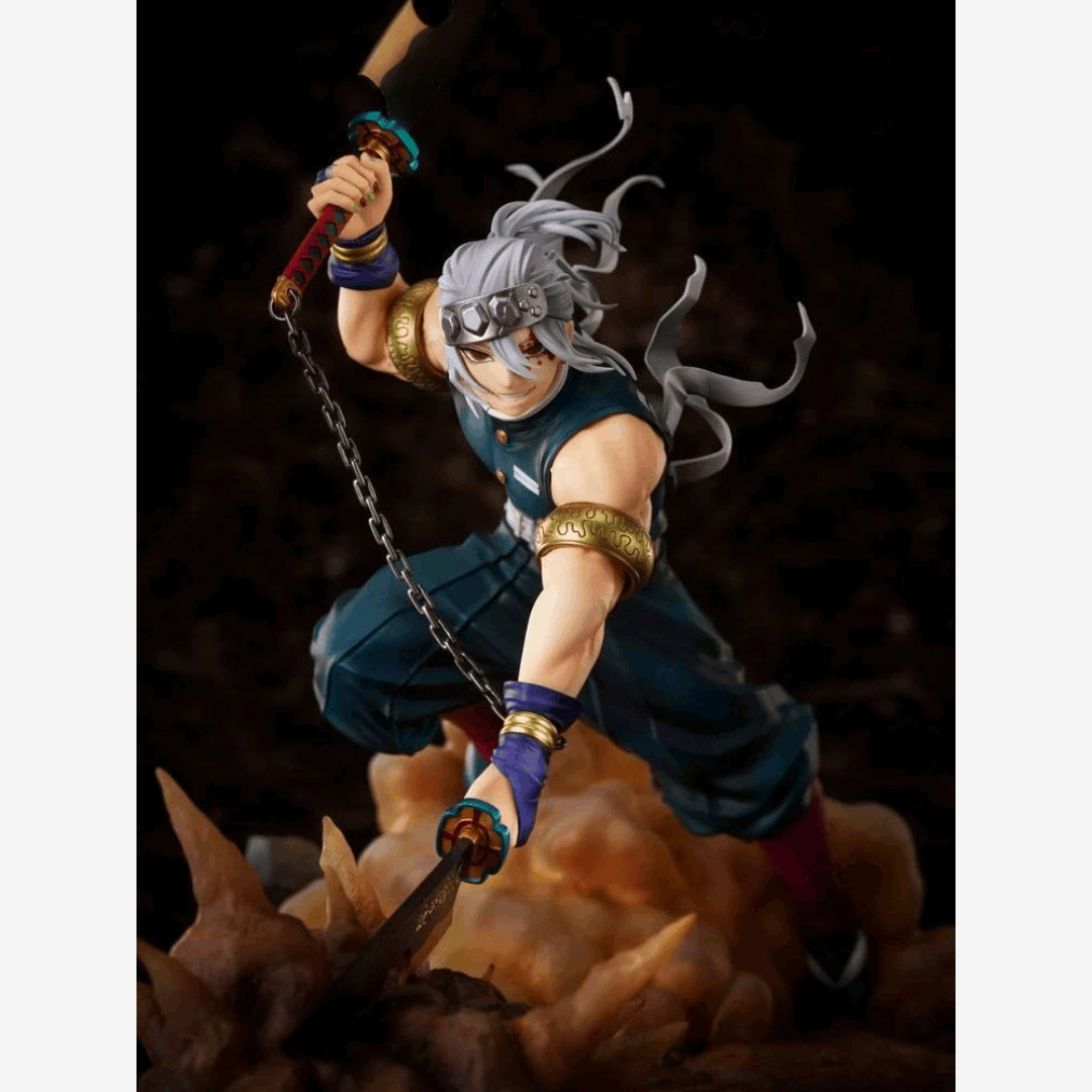 Statua Tengen Uzui 28 cm da Demon Slayer, figure anime ufficiale in PVC con posa d’azione su base scenica – disponibile su Weeaboverse