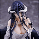 Figure Albedo Overlord 25 cm con ali nere dettagliate e outfit bianco elegante su base rotonda – edizione da collezione