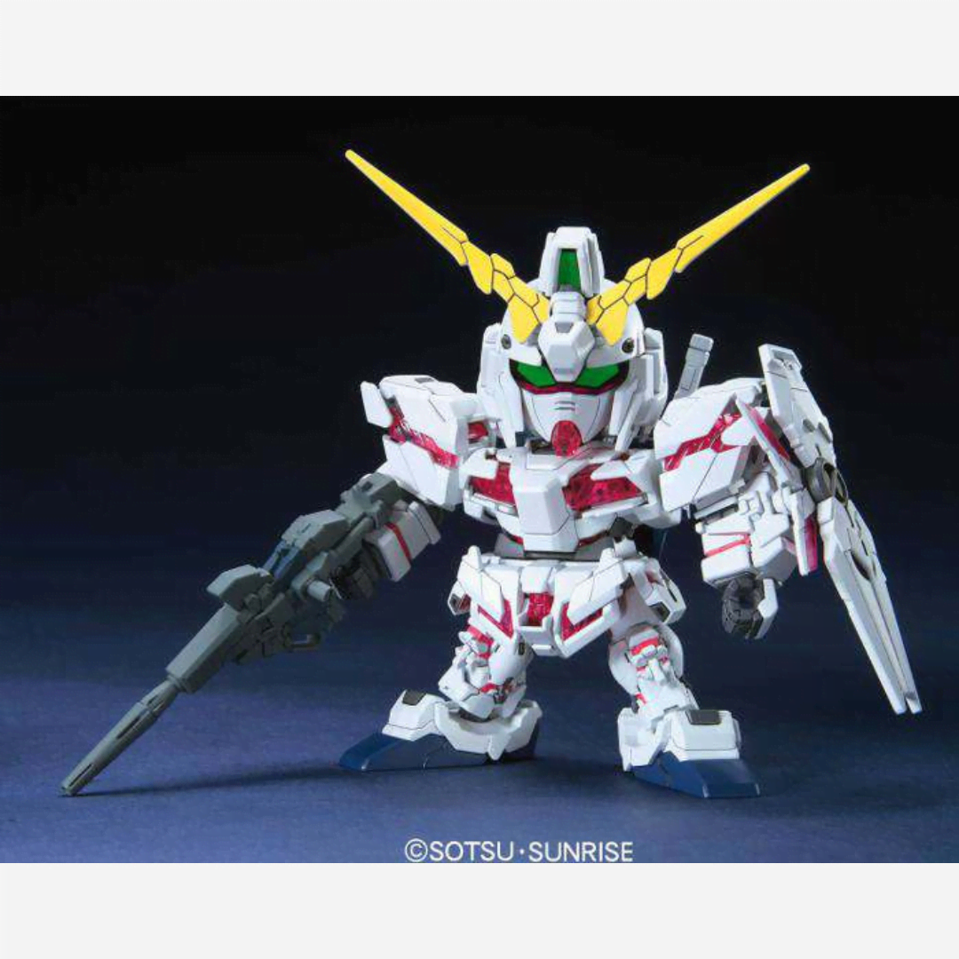 Box SD RX-0 Unicorn Gundam Bandai, modellino Gunpla da assemblare senza colla, dettagliato e ideale per fan di Mobile Suit Gundam Unicorn.