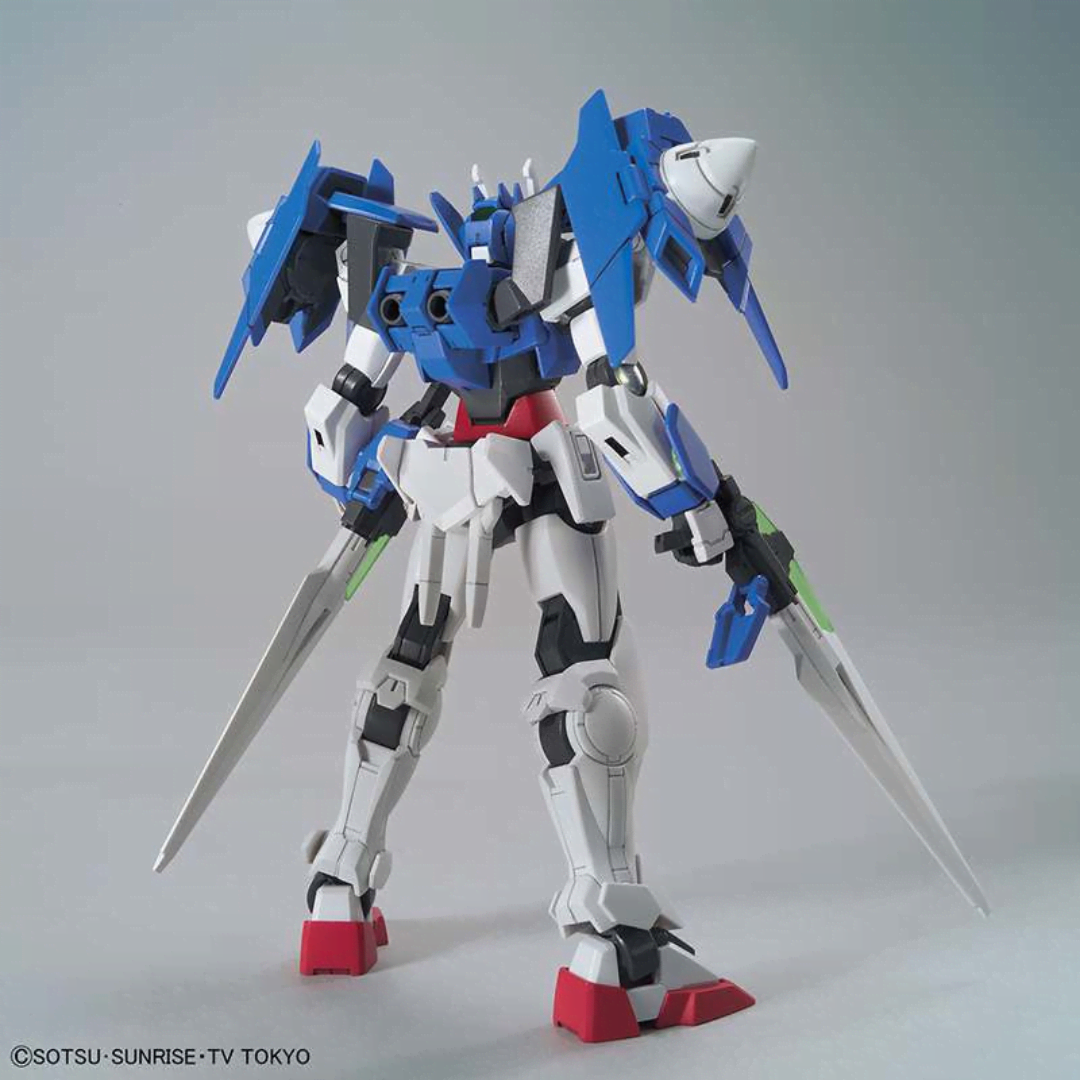 Box model kit Bandai HG 1/144 Gundam 00 Diver Riku Build Divers con GN Sword IV e design cibernetico in posa da combattimento