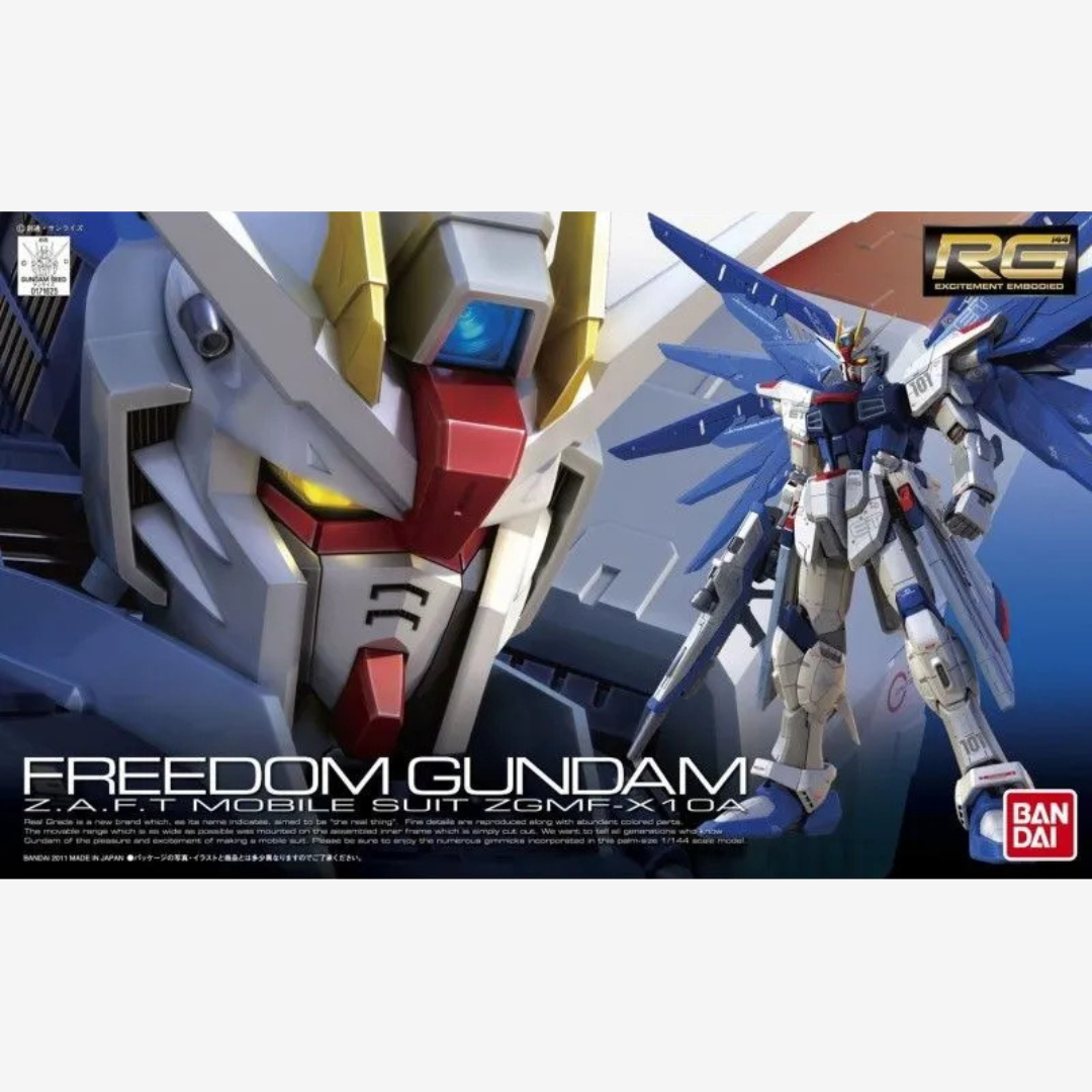 Freedom Gundam RG 1/144 Bandai con ali Full Burst Mode e dettagli realistici. Gunpla ZGMF-X10A per fan di Gundam SEED su weeaboverse.it