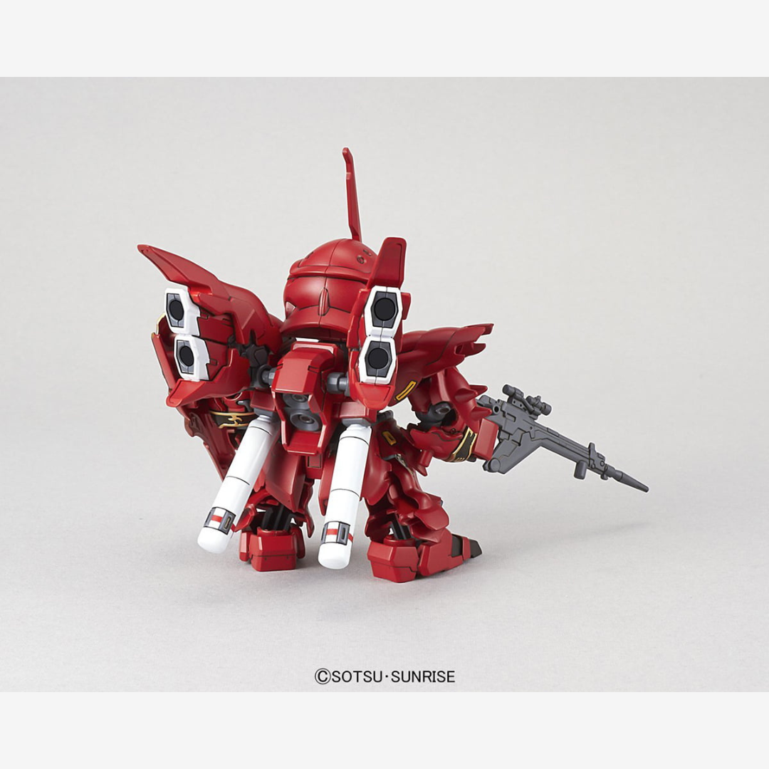 Model Kit SD Gundam EX-Standard MSN-06S Sinanju Bandai – Gunpla rosso compatto da montare senza colla, con dettagli dorati e armi incluse.