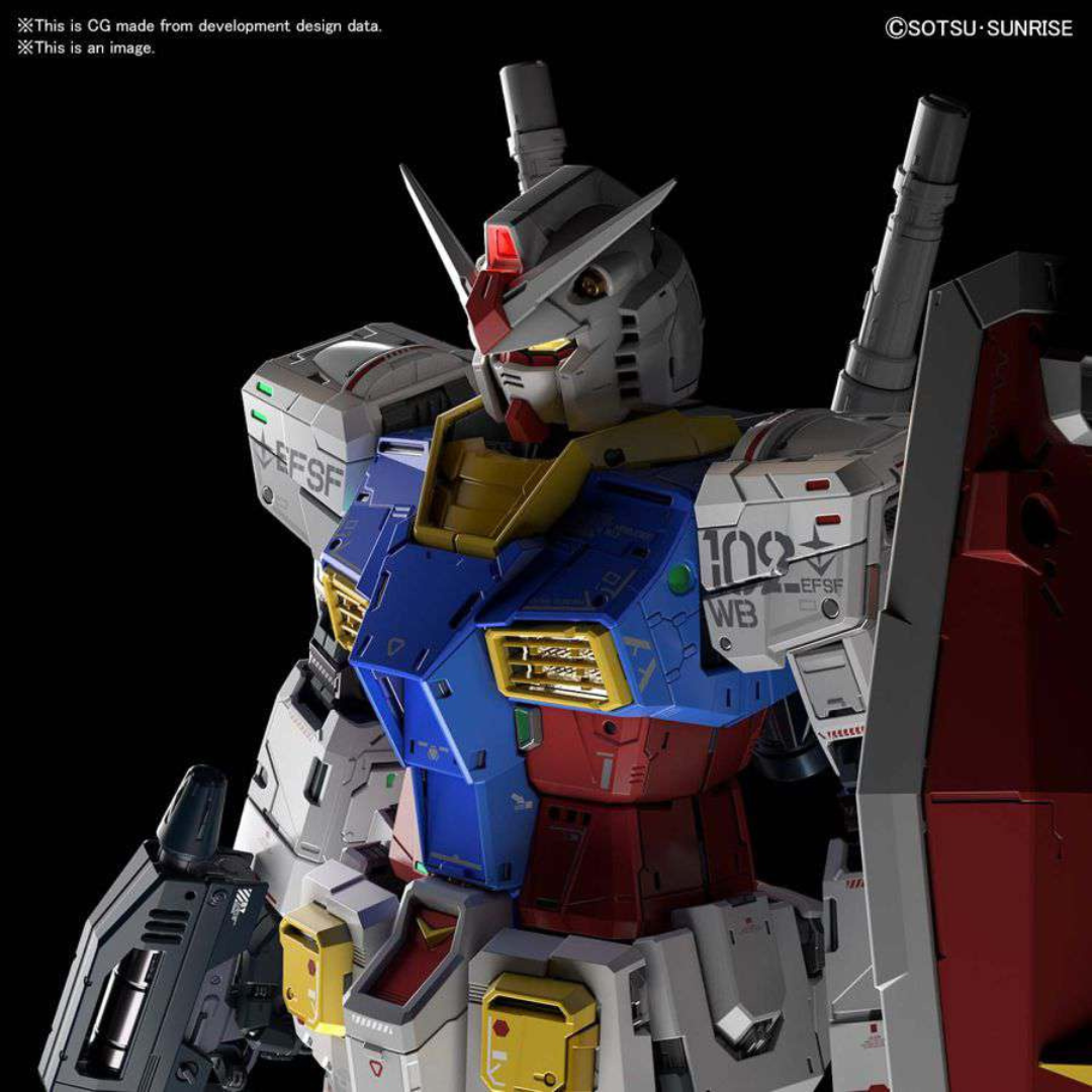 Gunpla RG RX-78-2 Gundam 1/60 con spada laser e scudo, mobile suit iconico della serie originale, kit da assemblare senza colla né verniciatura