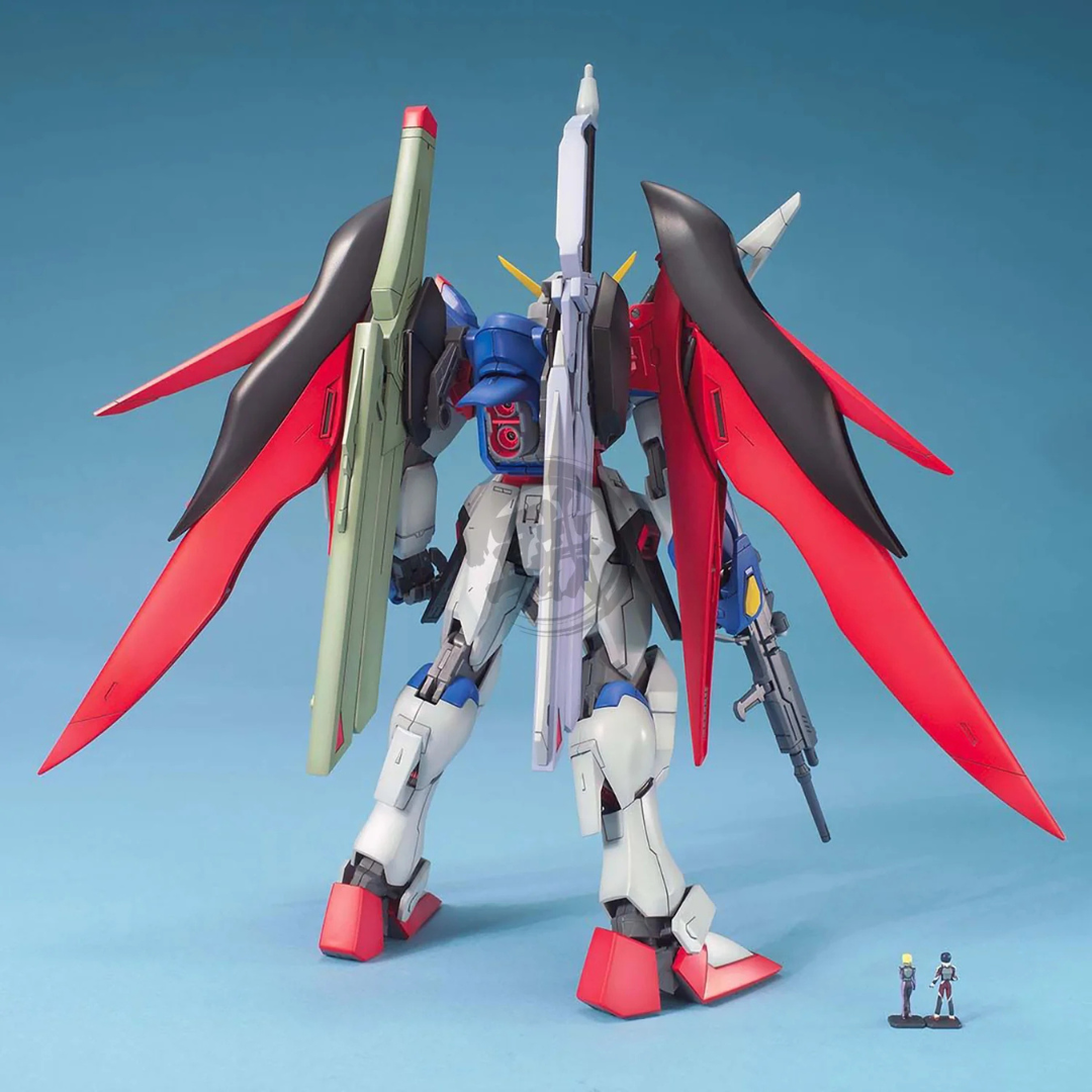 Box MG Destiny Gundam SEED Master Grade Bandai – Gunpla con spada Anti-Ship, ali translucide e dettagli realistici da montare senza colla.