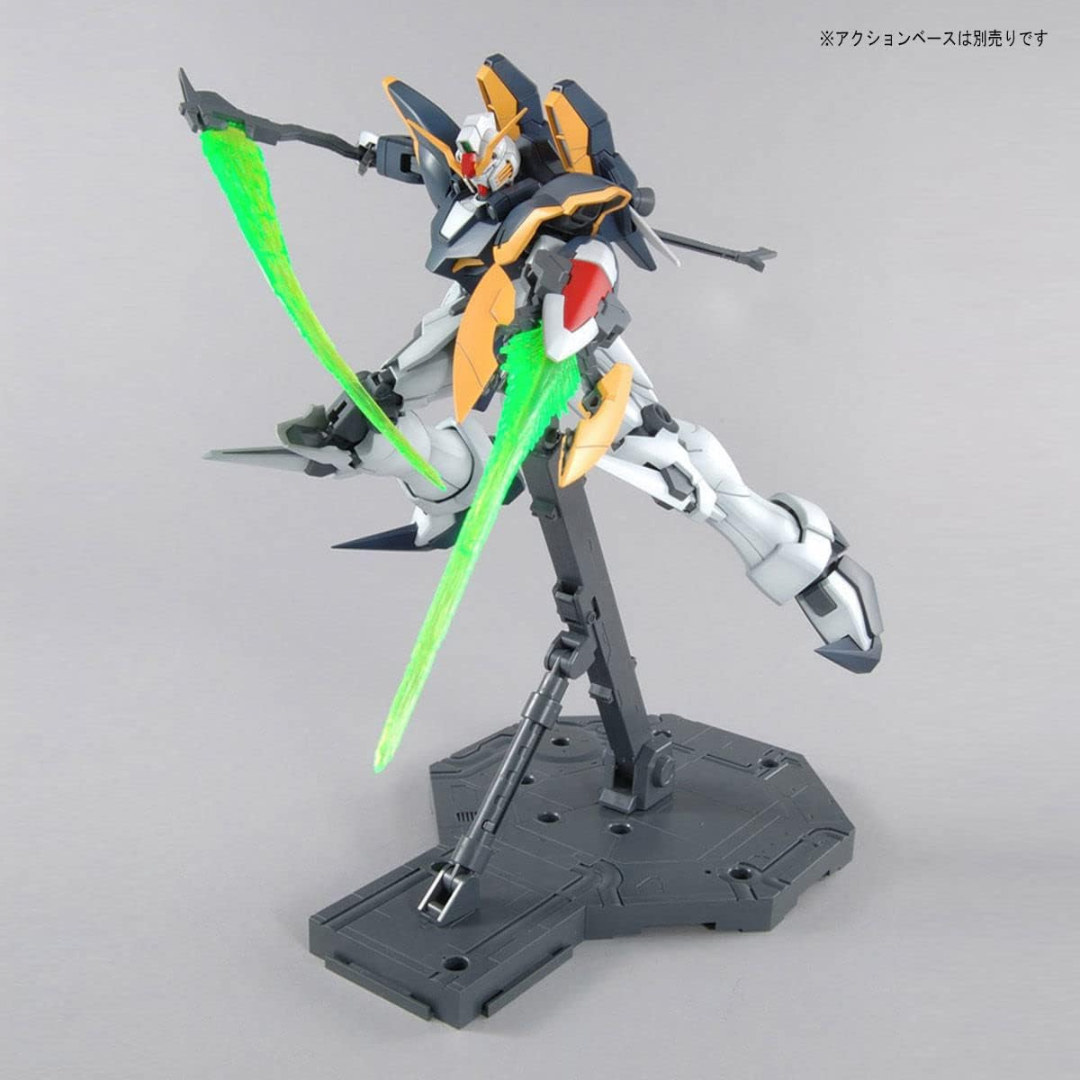Box MG Deathscythe Gundam Endless Waltz Master Grade Bandai – Gunpla con falce energetica verde, dettagli gotici e montaggio senza colla.
