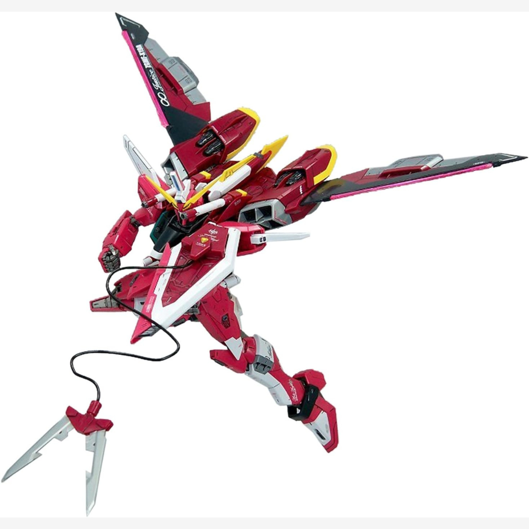 Box Gunpla MG ∞ Justice Gundam ZGMF-X19A Bandai, Master Grade da assemblare senza colla, con Fatum-01 e dettagli Cosmic Era realistici.