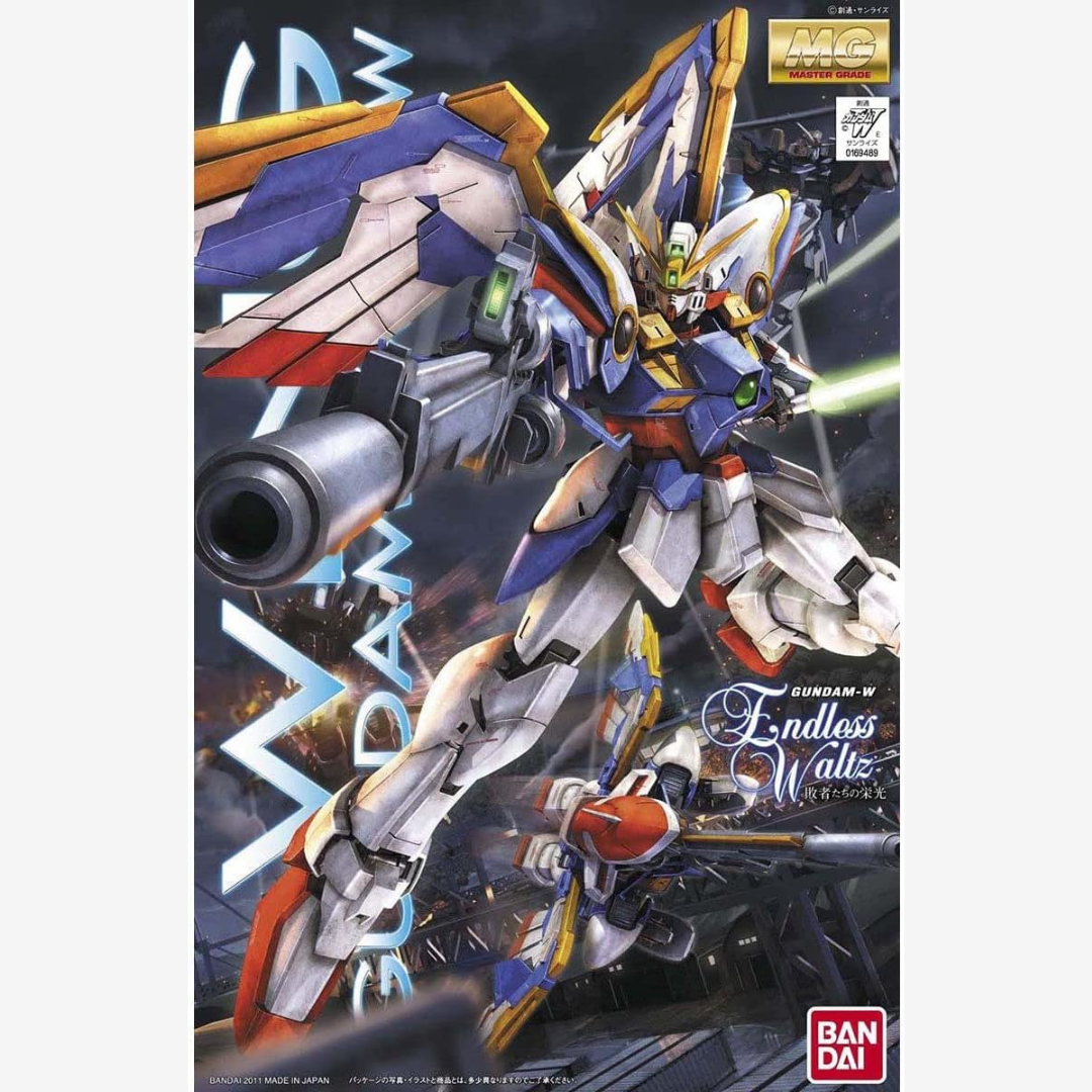 Gunpla MG Wing Gundam EW Ver. 1/100 Bandai – Mobile Suit alato con dettagli anime-accurati, perfetto per fan di Endless Waltz e modellismo Gunpla.