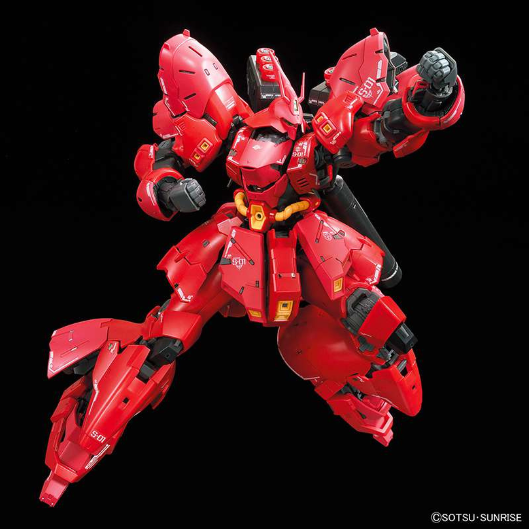 Gunpla RG MSN-04 Sazabi 1/144 in posa d’azione, mobile suit rosso di Char Aznable da montare, dettaglio realistico e armi incluse Bandai