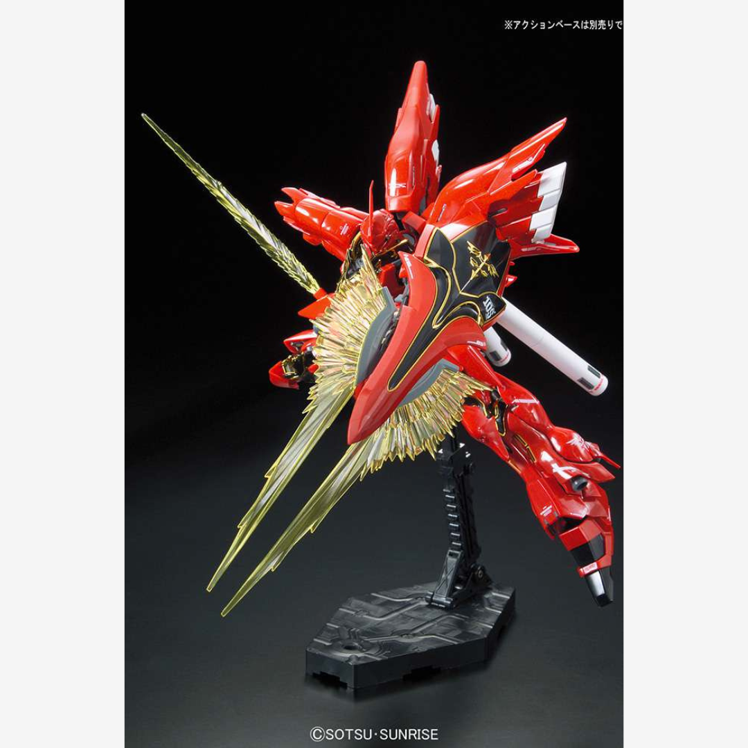 Gunpla RG 1/144 Sinanju Bandai – mobile suit Neo Zeon rosso con dettagli dorati, inner frame realistico e articolazioni mobili, kit senza colla né vernice.