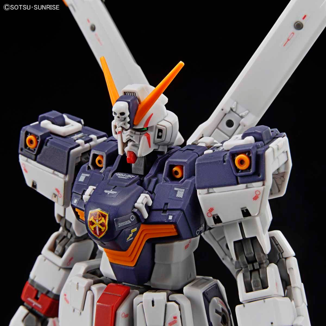 Gunpla RG Crossbone Gundam X1 1/144 Bandai con mantello, teschio sul viso e armi pirate-style ispirato a Mobile Suit Crossbone Gundam