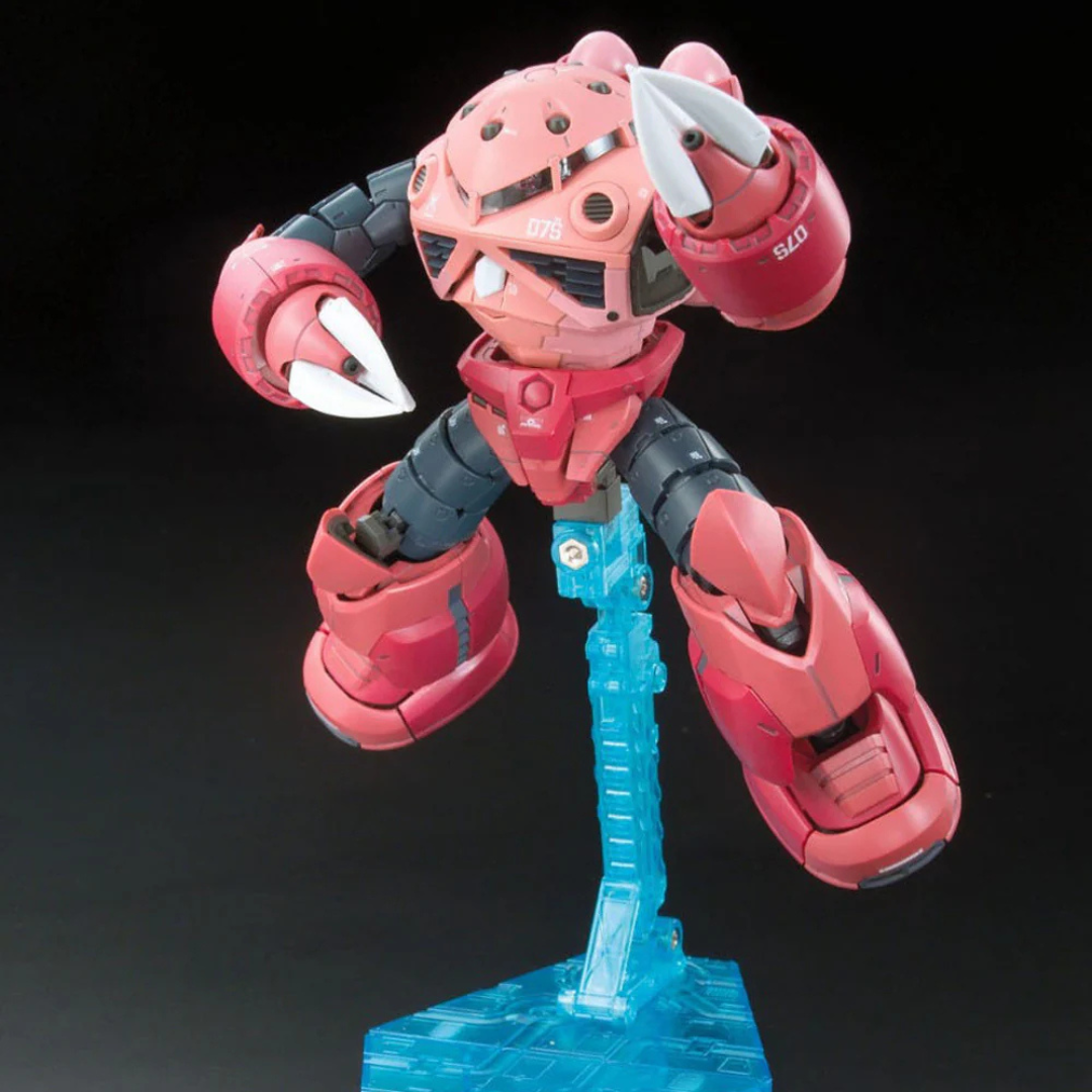 Gunpla RG MSM-07S Z'Gok Char Aznable Custom 1/144 Bandai, modello Real Grade ultra dettagliato da assemblare senza colla, artigli mobili inclusi.