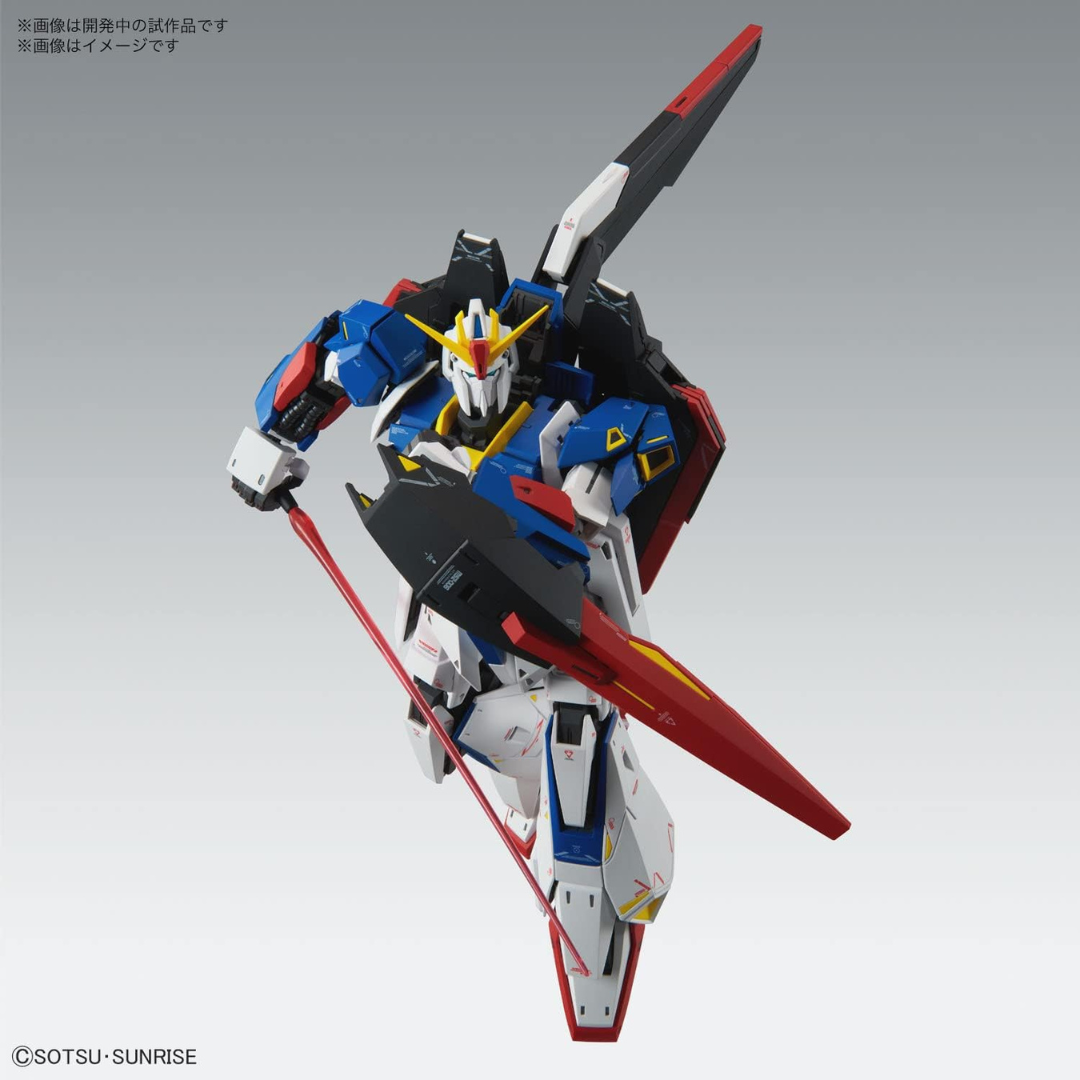 Gunpla MG Zeta Gundam Ver.Ka 1/100 Bandai – Mobile Suit trasformabile con dettagli anime-accurati, ideale per fan e modellisti esperti di Gunpla.