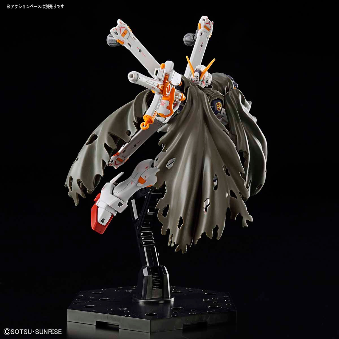 Gunpla RG Crossbone Gundam X1 1/144 Bandai con mantello, teschio sul viso e armi pirate-style ispirato a Mobile Suit Crossbone Gundam