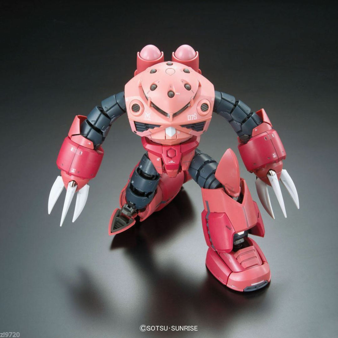 Gunpla RG MSM-07S Z'Gok Char Aznable Custom 1/144 Bandai, modello Real Grade ultra dettagliato da assemblare senza colla, artigli mobili inclusi.