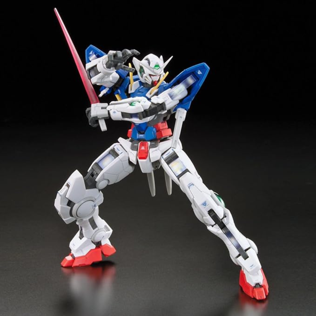 Gunpla RG Gundam Exia 1/144 Bandai con GN Sword, dettagli realistici e pose dinamiche ispirate a Gundam 00. Acquistabile su weeaboverse.it