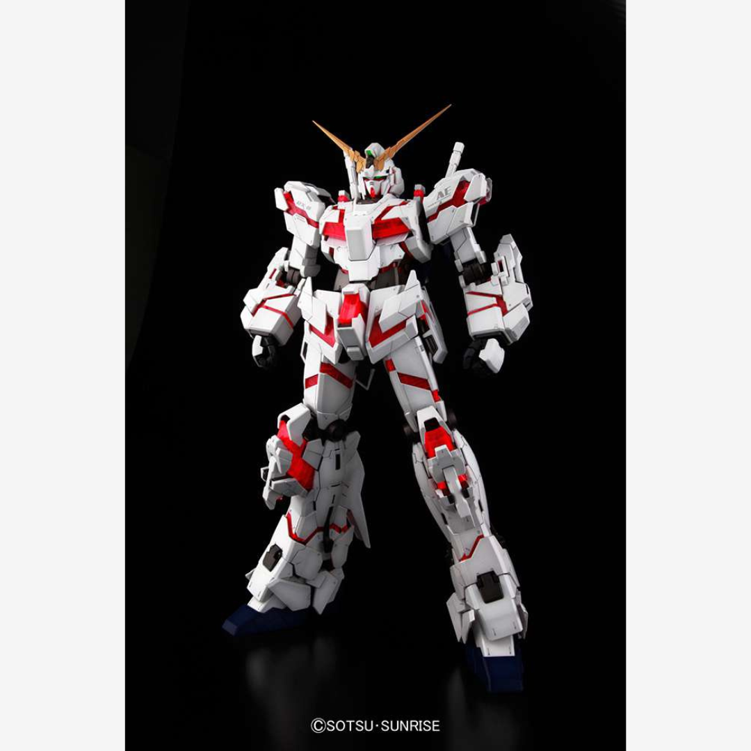 Box PG 1/60 Unicorn Gundam Bandai – Gunpla Perfect Grade con psycho-frame rosso da montare senza colla, tratto da Mobile Suit Gundam Unicorn UC