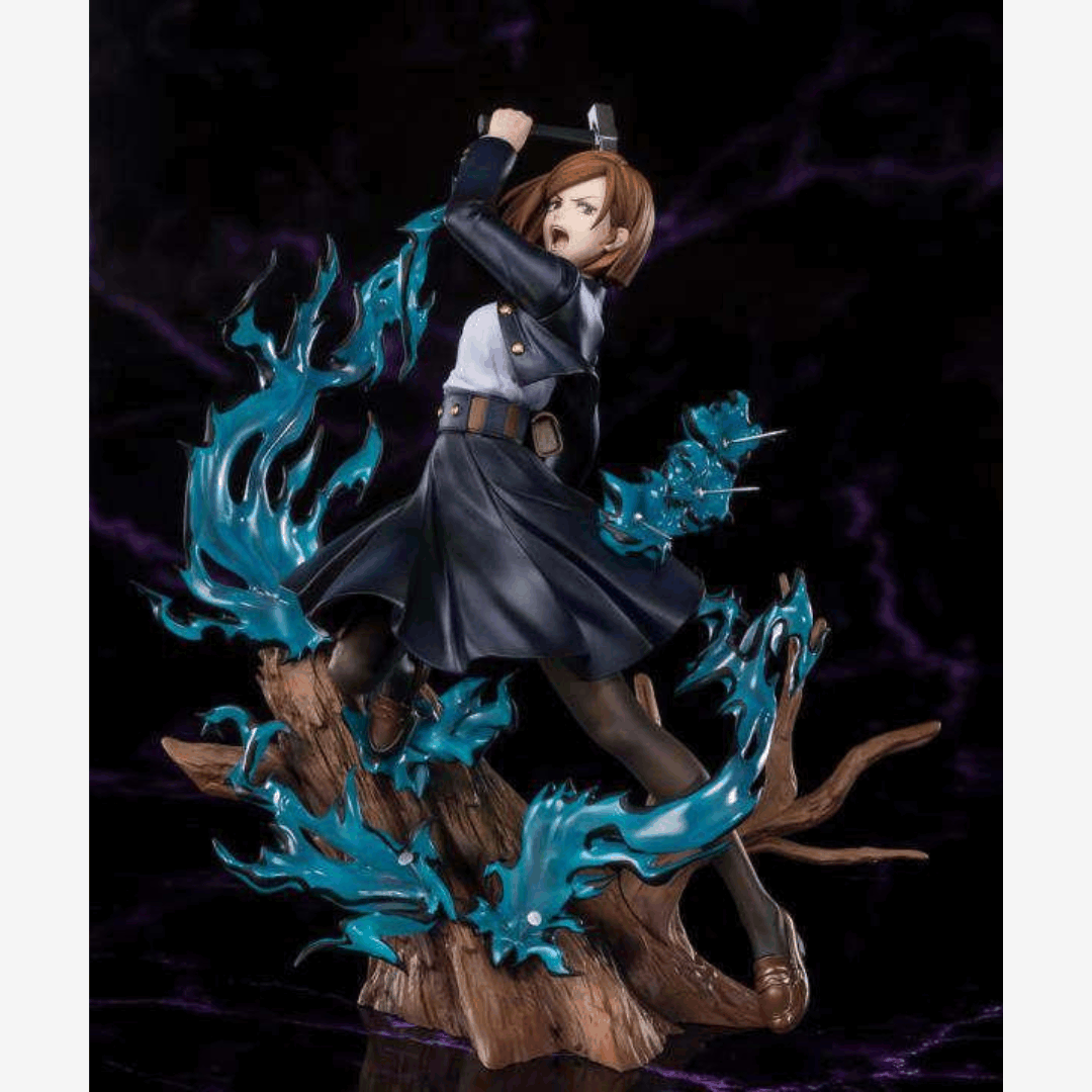 Figure Nobara Kugisaki Jujutsu Kaisen 0 17 cm in PVC, posa dinamica con martello e base energetica – disponibile su Weeaboverse
