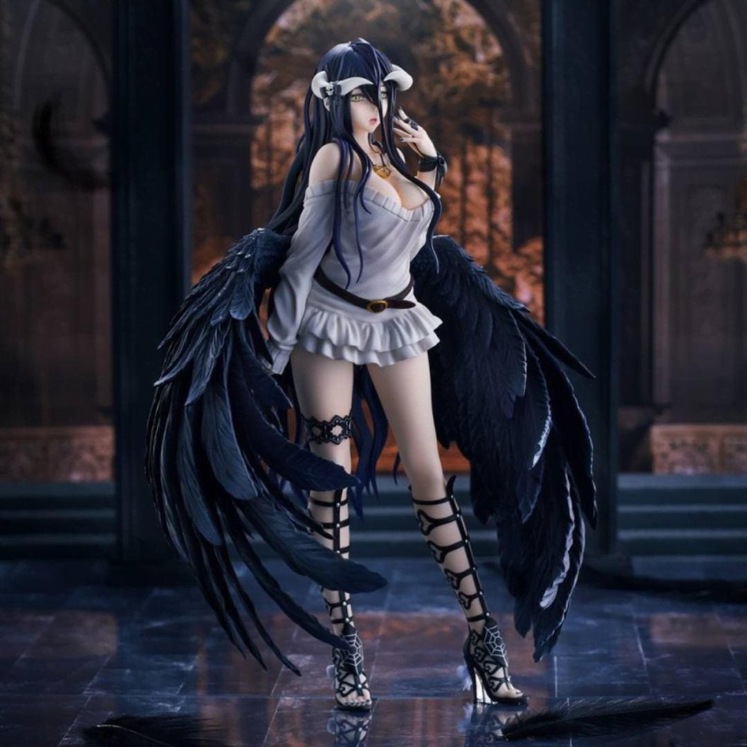 Figure Albedo Overlord 25 cm con ali nere dettagliate e outfit bianco elegante su base rotonda – edizione da collezione