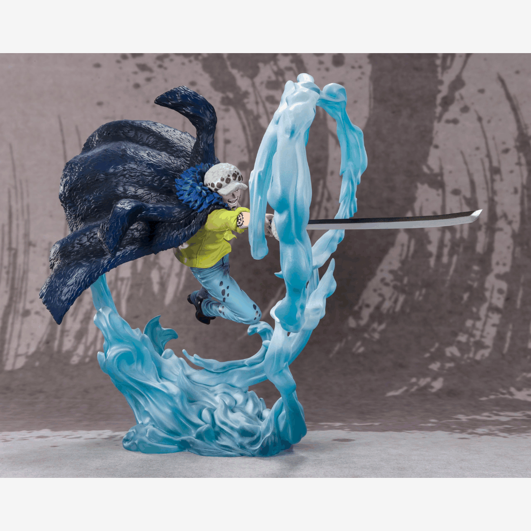 Figure Trafalgar Law Onigashima One Piece 24 cm in PVC con spada Kikoku e base effetto energia – disponibile su Weeaboverse