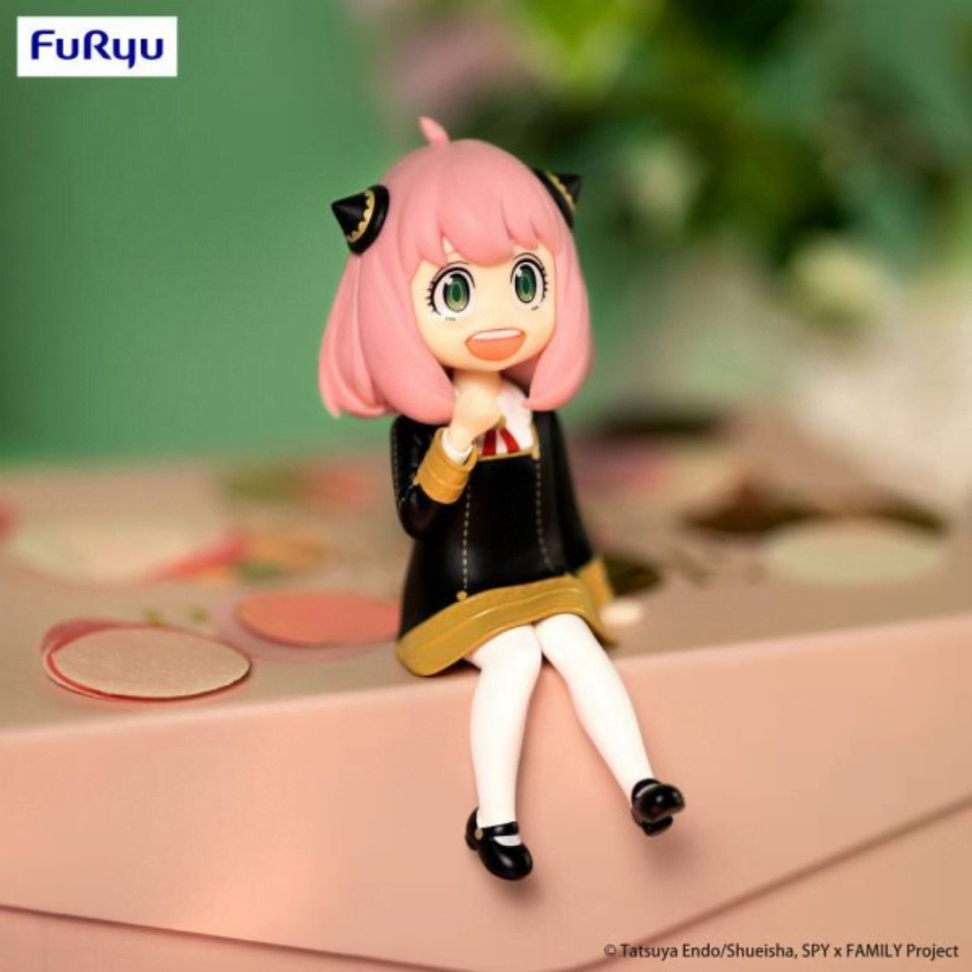 Figure Anya Forger FuRyu – Spy x Family con espressioni intercambiabili, da esporre su bordo tazza o libreria, perfetta per fan anime.