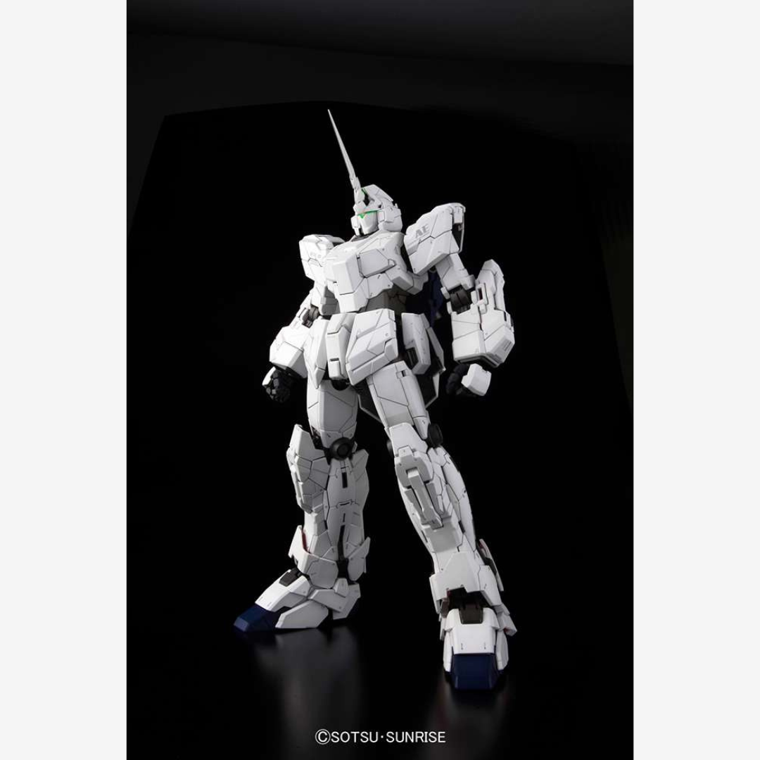 Box PG 1/60 Unicorn Gundam Bandai – Gunpla Perfect Grade con psycho-frame rosso da montare senza colla, tratto da Mobile Suit Gundam Unicorn UC