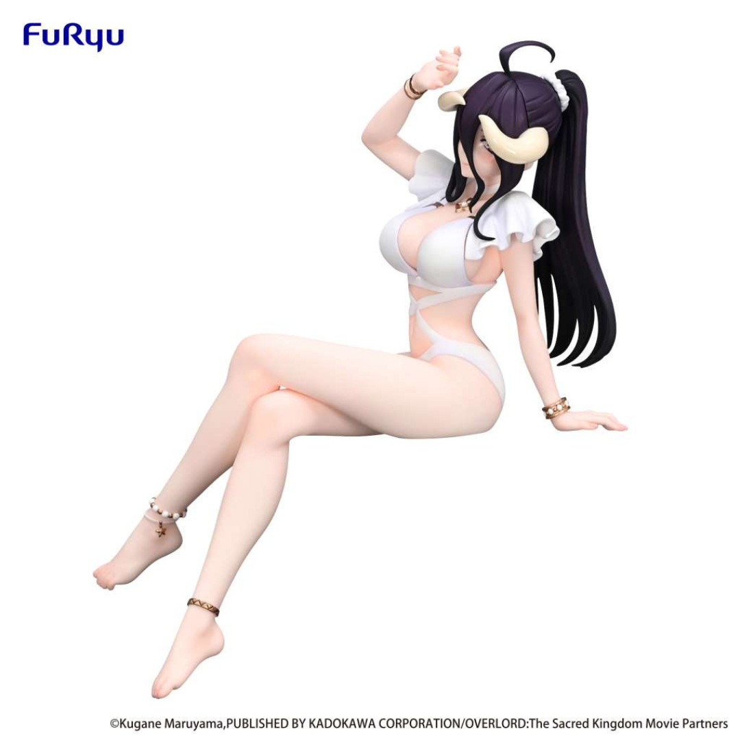 Figure anime Albedo Swimsuit Ver. FuRyu da Overlord – 20 cm, costume bianco, posa seduta, dettagli alta qualità, perfetta per collezionisti otaku.