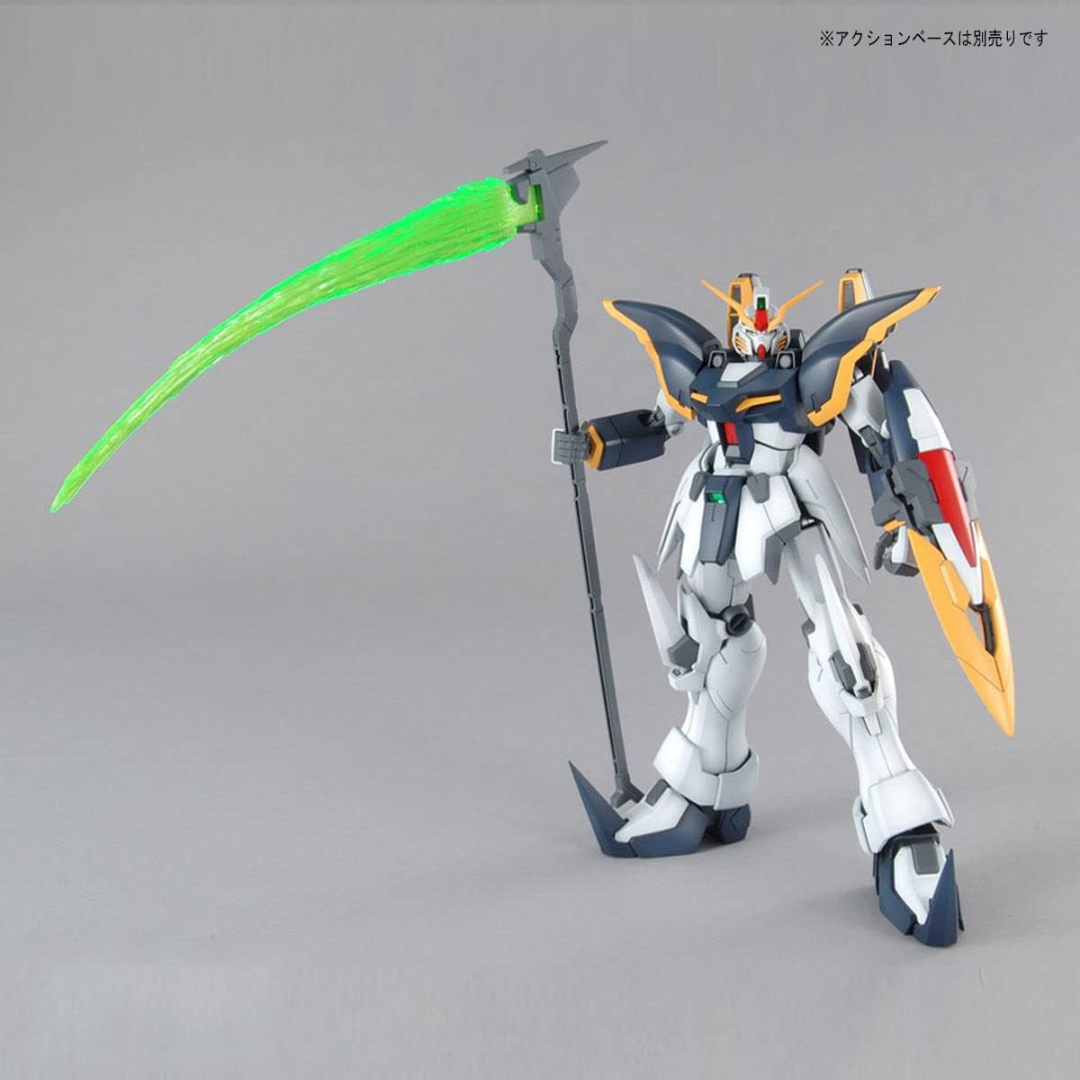 Box MG Deathscythe Gundam Endless Waltz Master Grade Bandai – Gunpla con falce energetica verde, dettagli gotici e montaggio senza colla.


