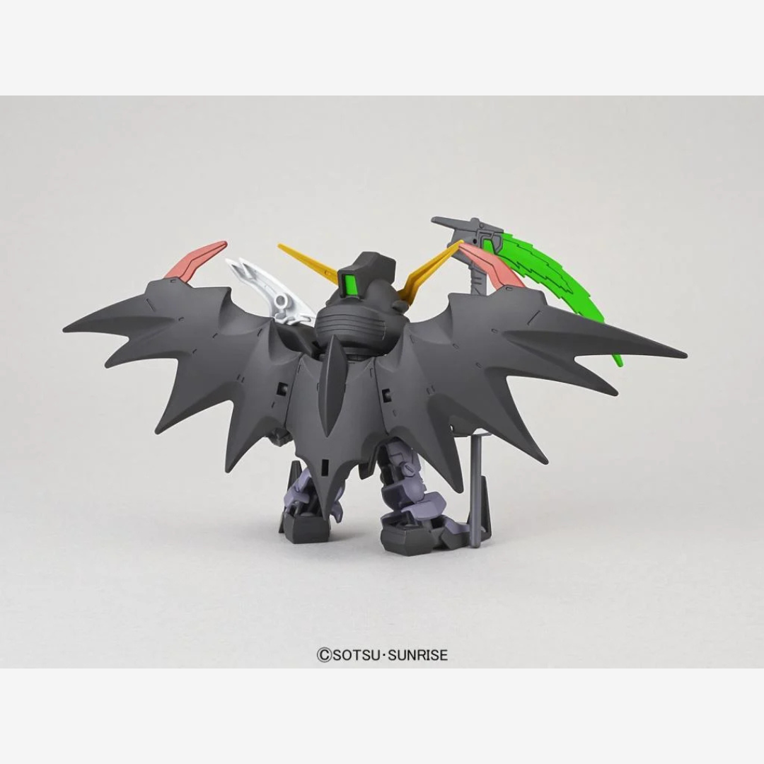 Gunpla SD Gundam Deathscythe Hell EW EX-Standard Bandai con falce e ali demoniache, kit da montare senza colla né verniciatura, da Endless Waltz.