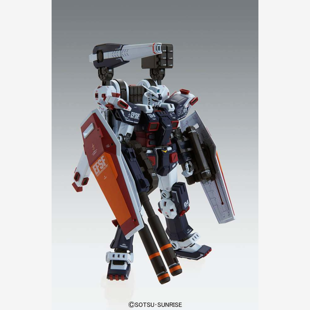 MG FA-78 Full Armor Gundam Thunderbolt Ver.Ka da assemblare, kit Gunpla U.C.0079 con scudi, armi pesanti e design Katoki per modellisti esperti.