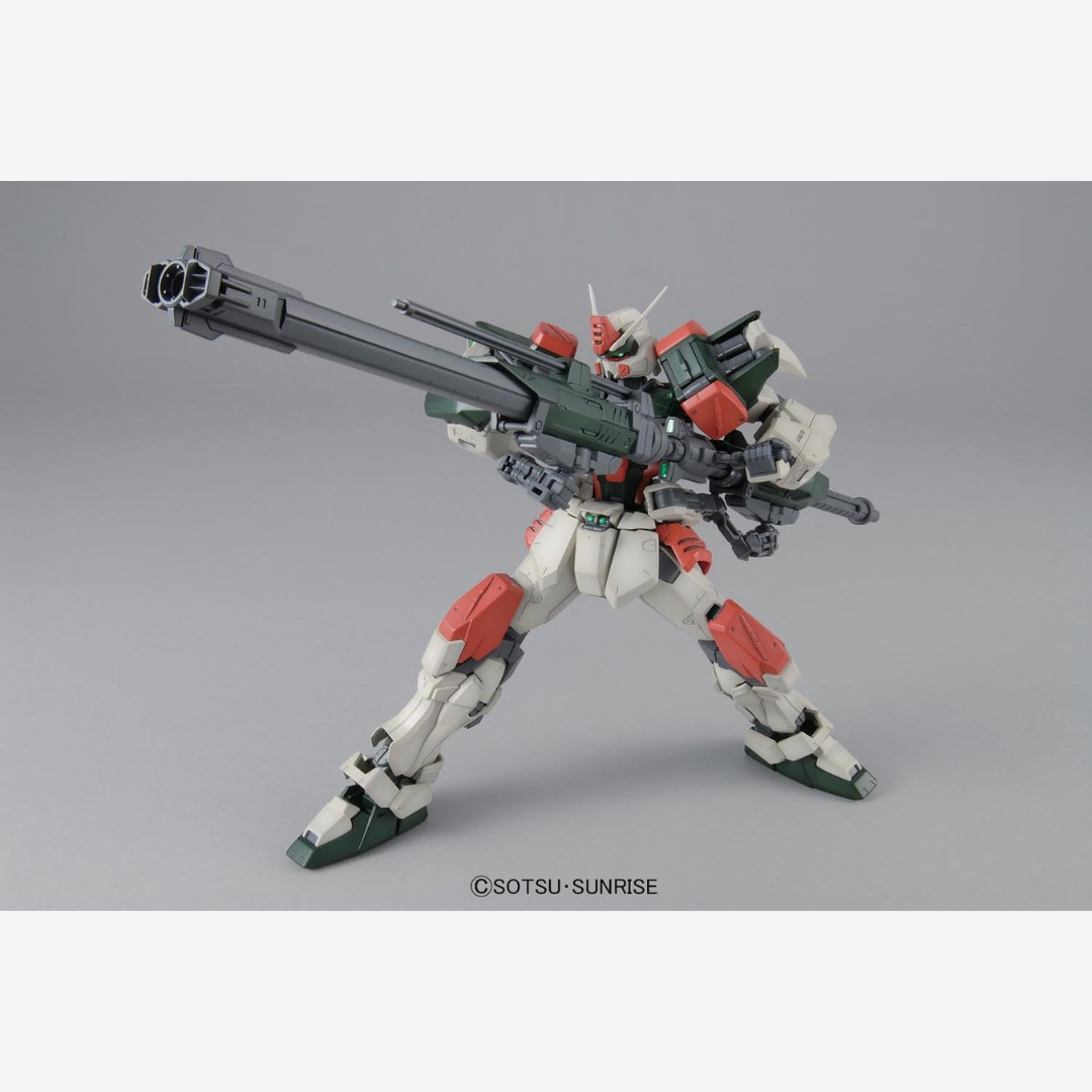 Box MG Buster Gundam Master Grade Bandai – Gunpla ispirato a Gundam SEED, con cannoni combinabili e design militare. Kit da montare senza colla.

