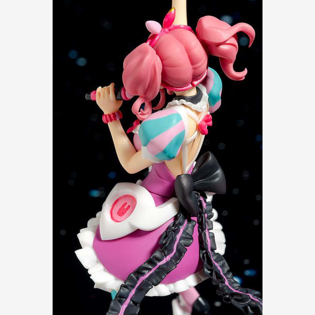 Model kit idol anime kawaii da assemblare, con abito rosa, microfono, pose dinamiche e dettagli pop colorati, senza bisogno di colla o verniciatura.

