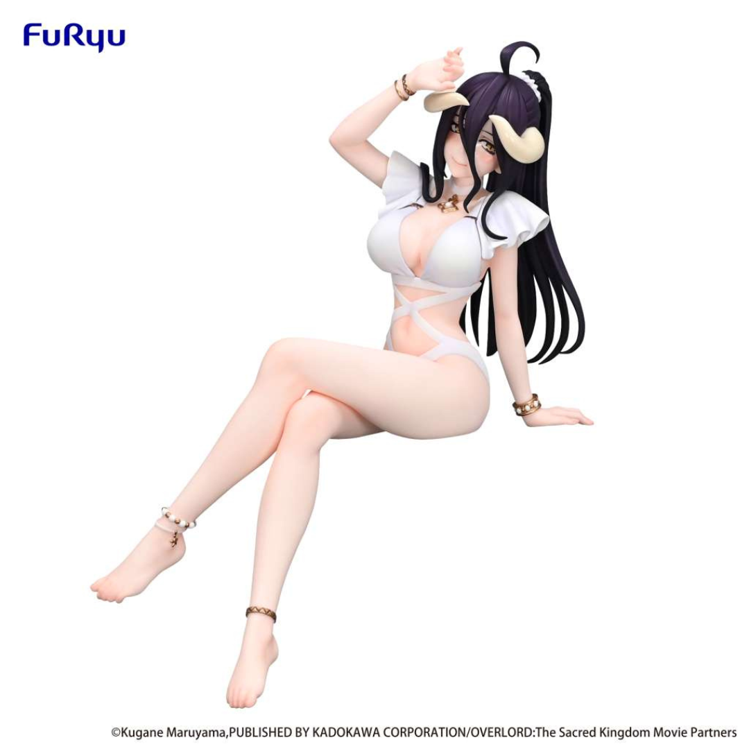 Figure anime Albedo Swimsuit Ver. FuRyu da Overlord – 20 cm, costume bianco, posa seduta, dettagli alta qualità, perfetta per collezionisti otaku.