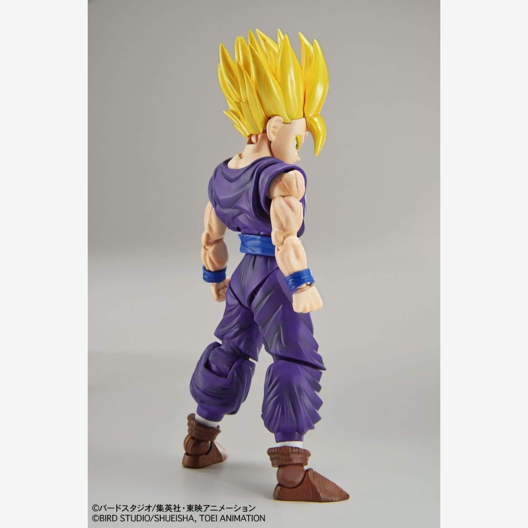 Box Figure-rise Standard Bandai Super Saiyan 2 Son Gohan da Dragon Ball Z, model kit anime da montare senza colla, ricco di dettagli ed effetti aura.







