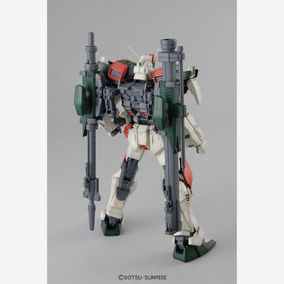 Box MG Buster Gundam Master Grade Bandai – Gunpla ispirato a Gundam SEED, con cannoni combinabili e design militare. Kit da montare senza colla.

