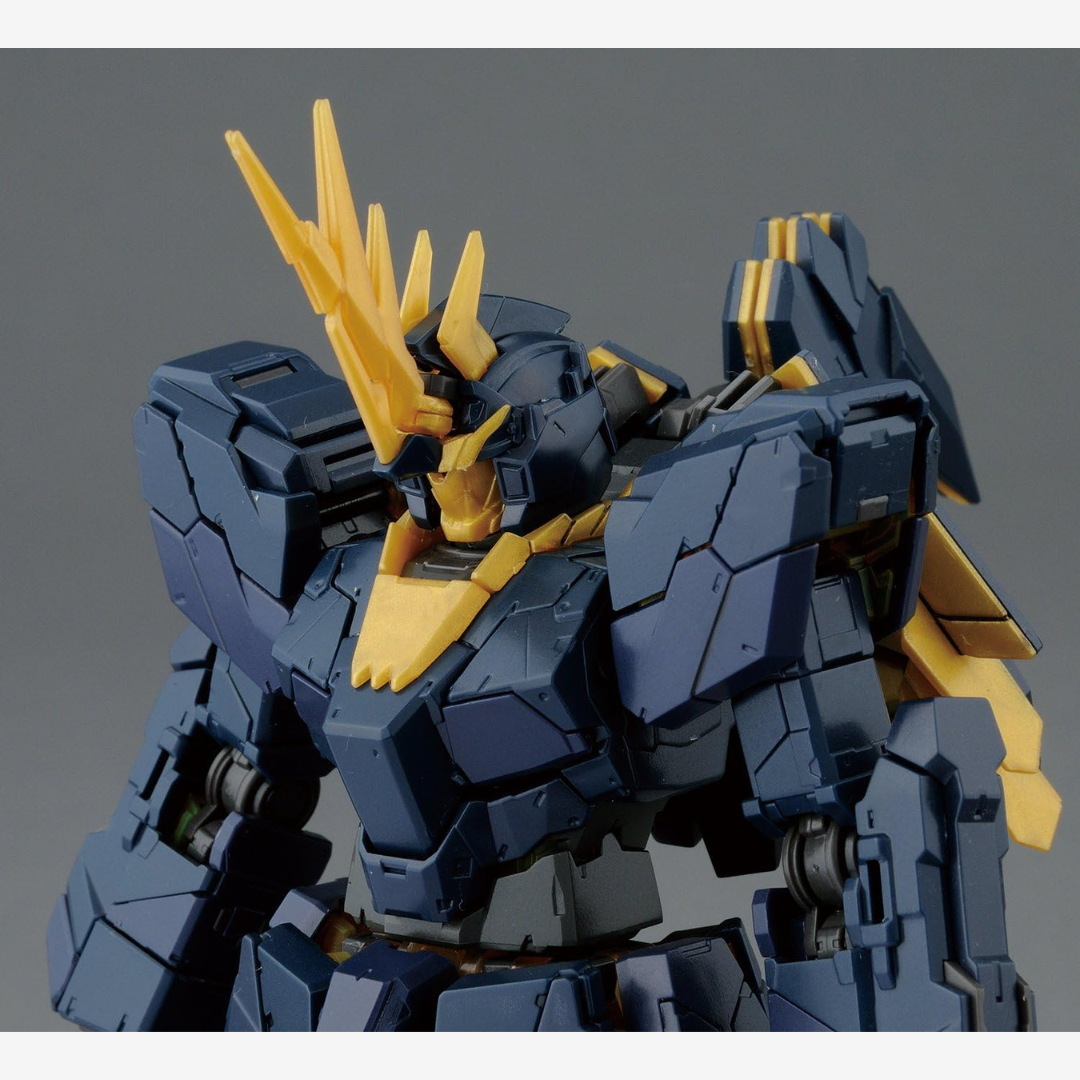 Gunpla RG Unicorn Gundam 02 Banshee Norn 1/144 Bandai con Psycho-Frame e Destroy Mode, kit assemblabile su Weeaboverse.it