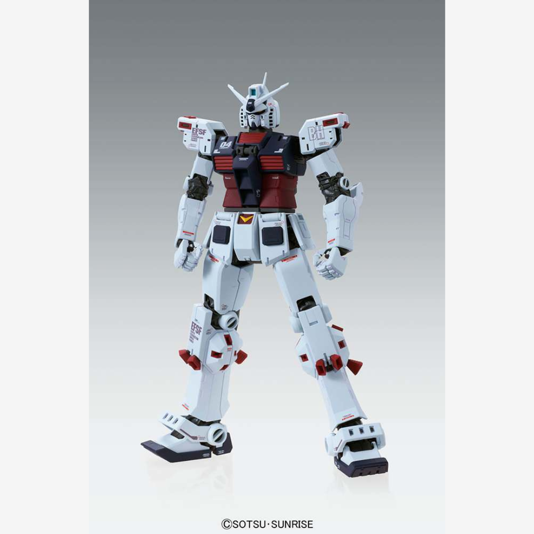 MG FA-78 Full Armor Gundam Thunderbolt Ver.Ka da assemblare, kit Gunpla U.C.0079 con scudi, armi pesanti e design Katoki per modellisti esperti.